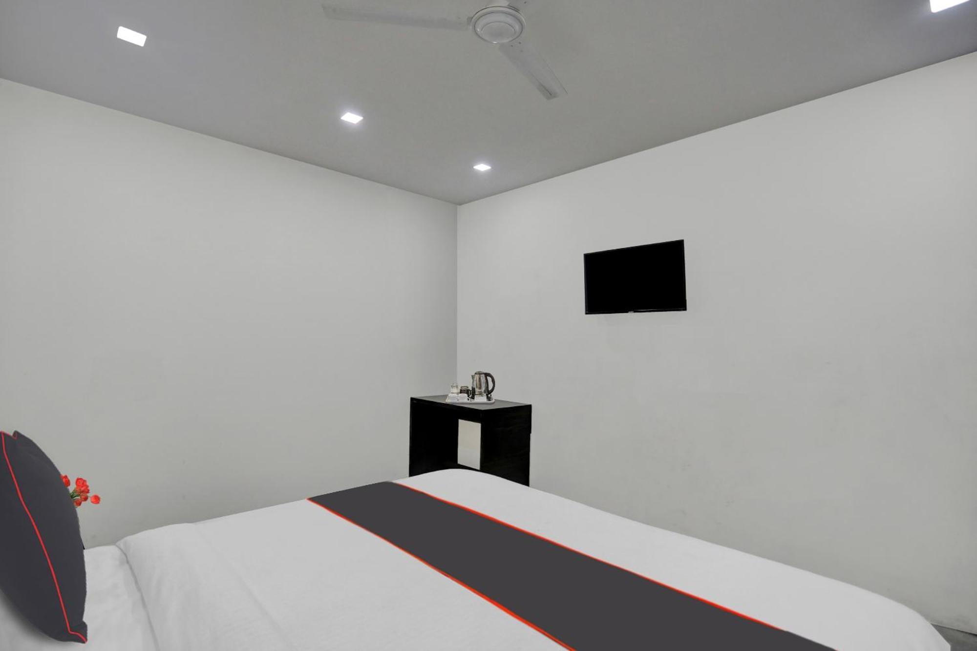 Hotel Super Townhouse The Arrow Near Lotus Temple à New Delhi Extérieur photo