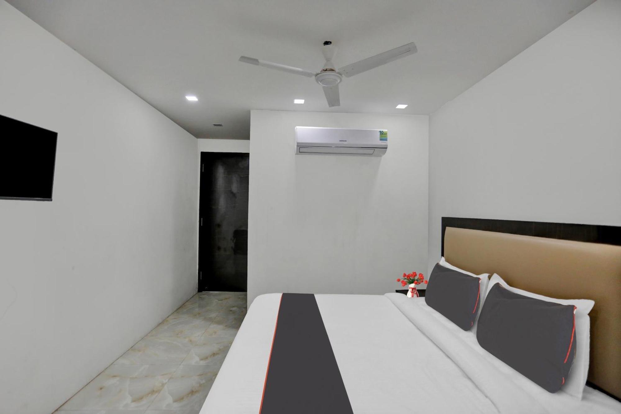 Hotel Super Townhouse The Arrow Near Lotus Temple à New Delhi Extérieur photo