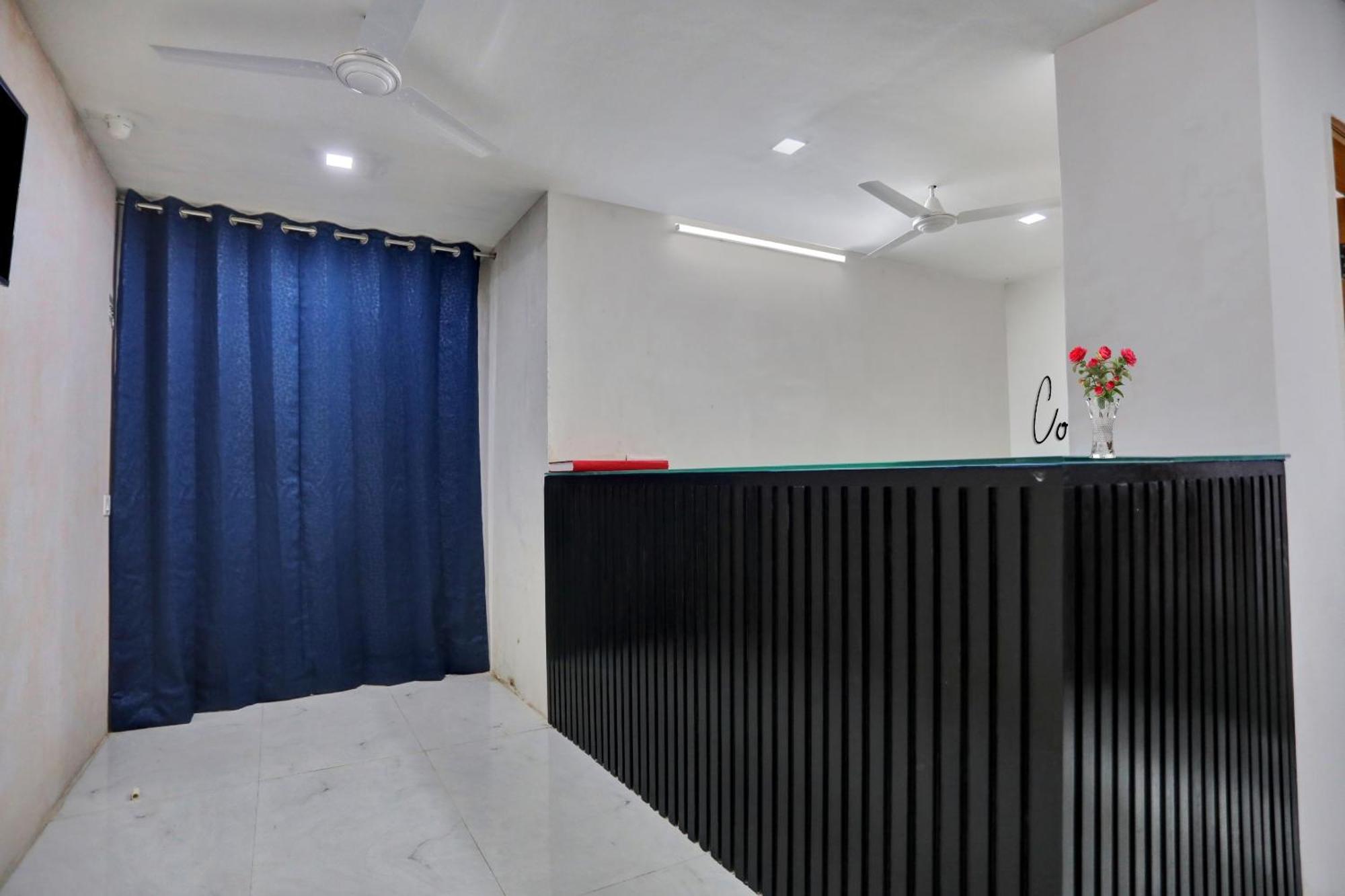 Hotel Super Townhouse The Arrow Near Lotus Temple à New Delhi Extérieur photo