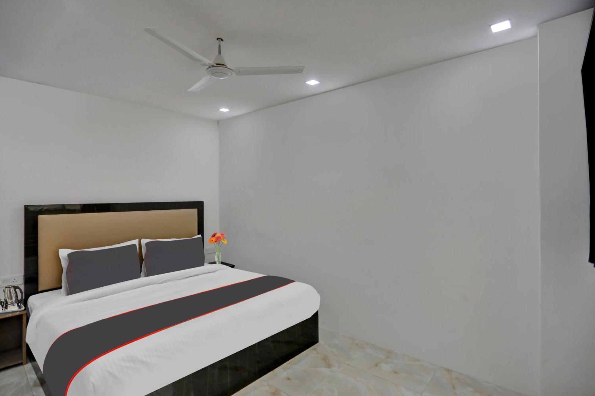 Hotel Super Townhouse The Arrow Near Lotus Temple à New Delhi Extérieur photo