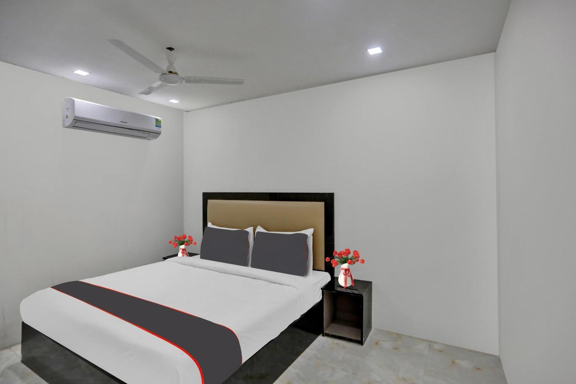 Hotel Super Townhouse The Arrow Near Lotus Temple à New Delhi Extérieur photo