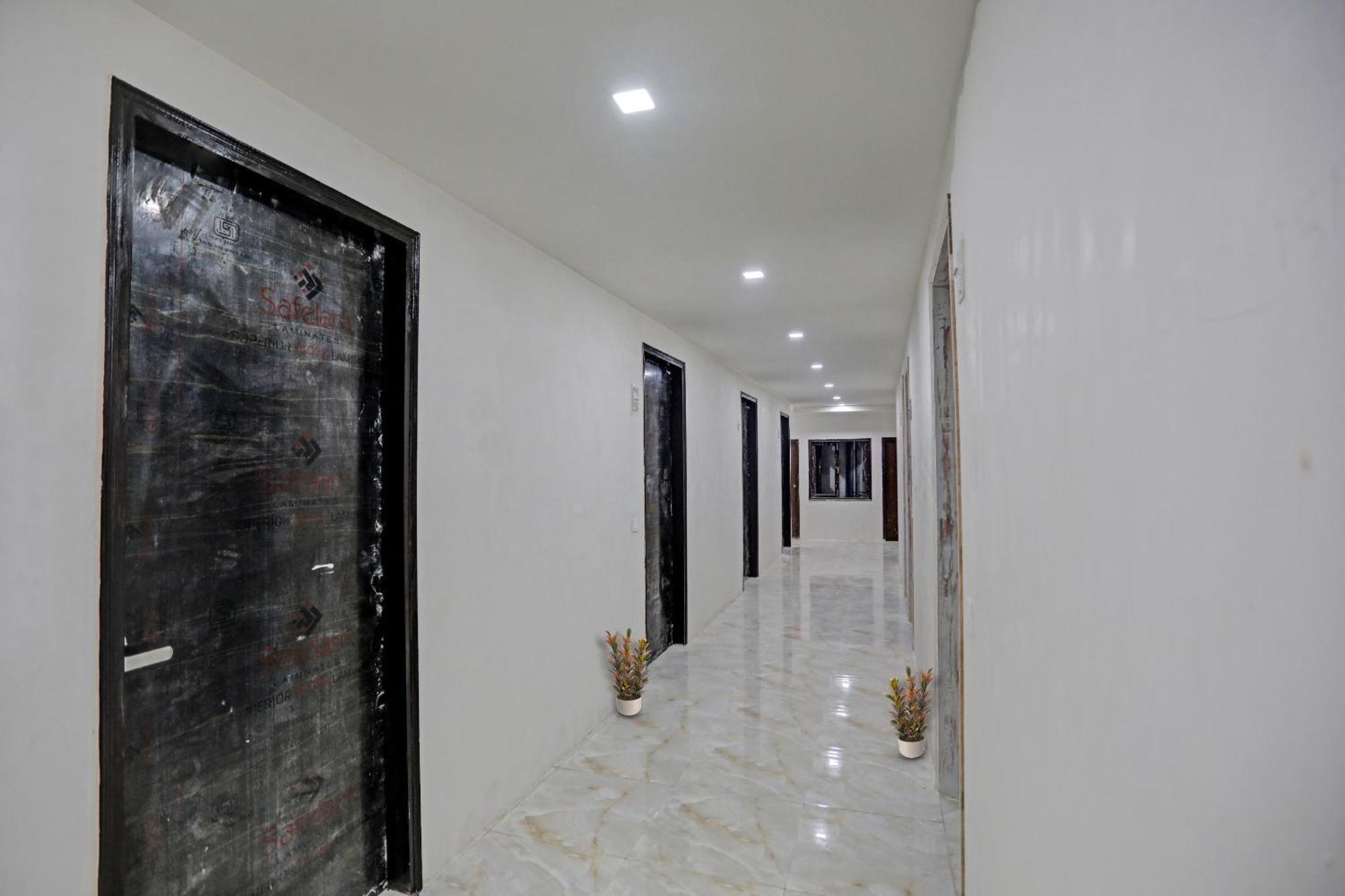 Hotel Super Townhouse The Arrow Near Lotus Temple à New Delhi Extérieur photo