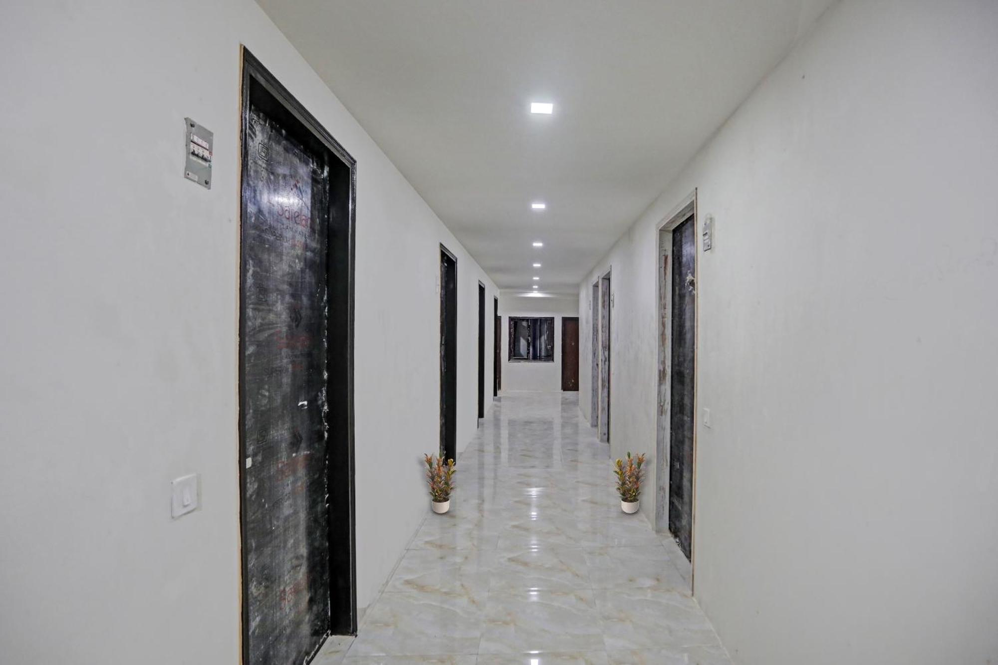 Hotel Super Townhouse The Arrow Near Lotus Temple à New Delhi Extérieur photo